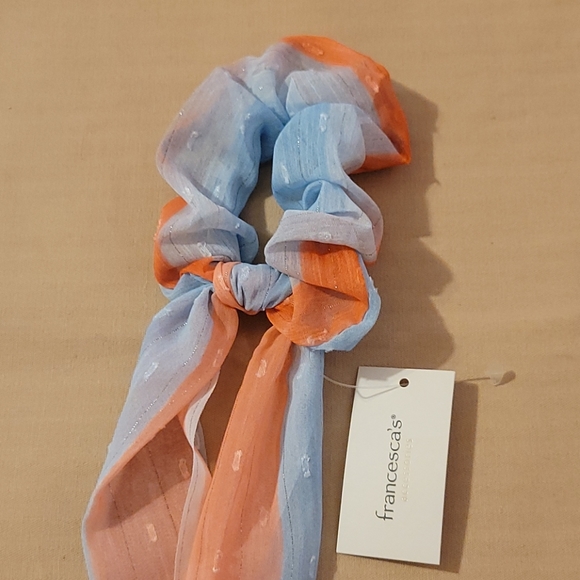 Francesca's scrunchi bow - Picture 2 of 2